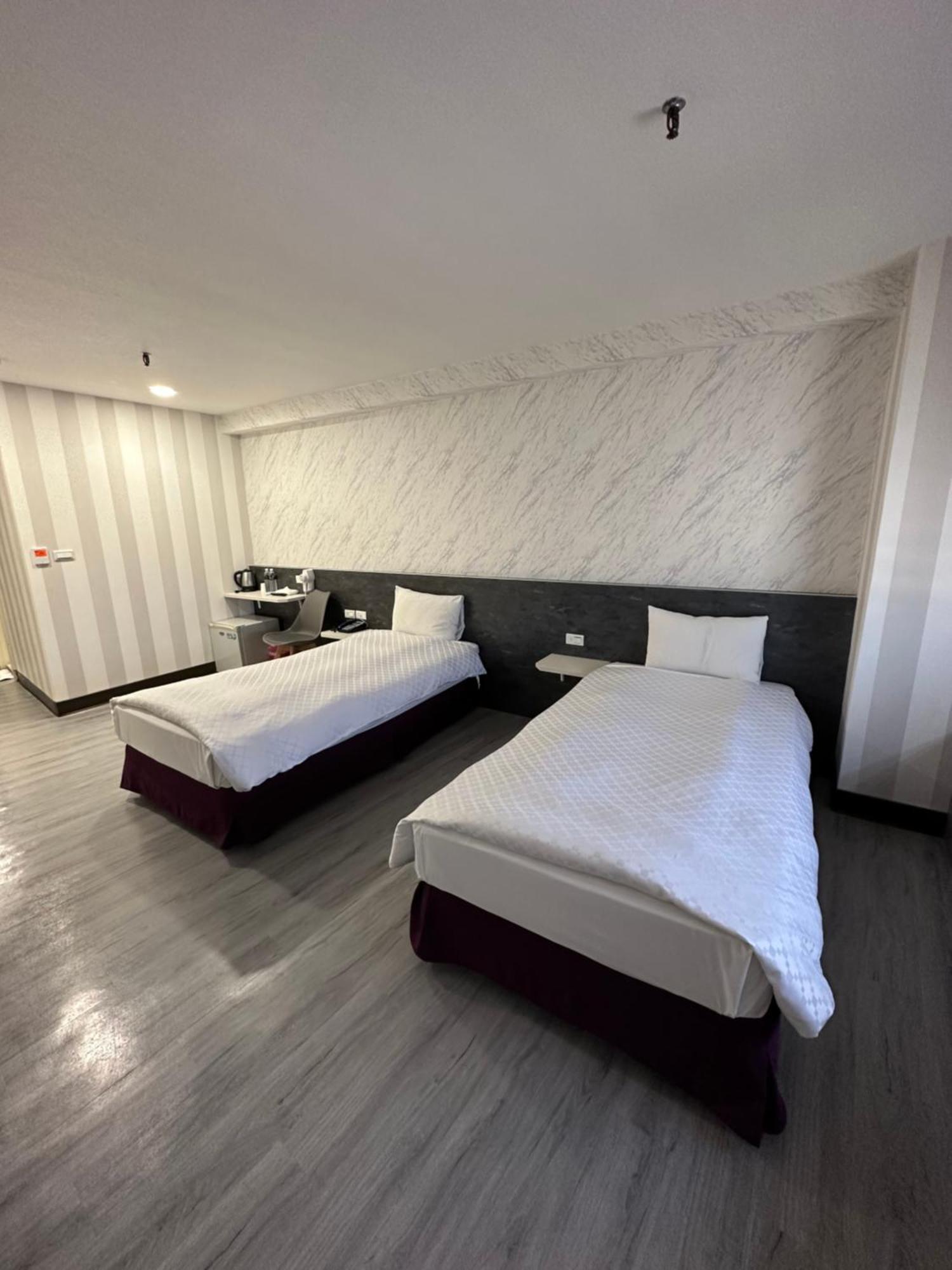 Lan Yin Tie Dao Hotel Tainan Esterno foto