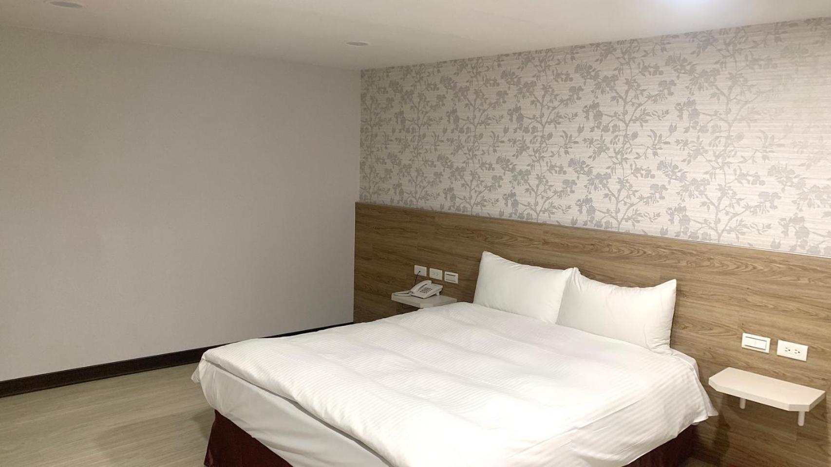 Lan Yin Tie Dao Hotel Tainan Esterno foto