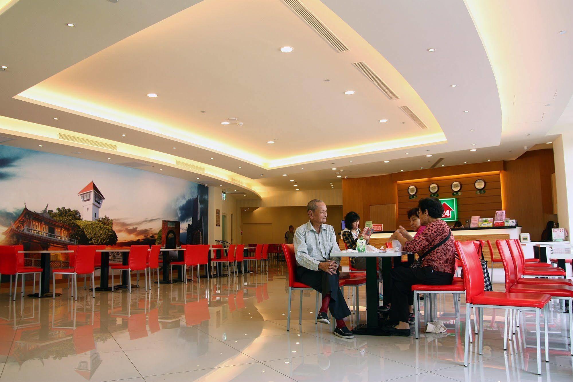 Lan Yin Tie Dao Hotel Tainan Esterno foto