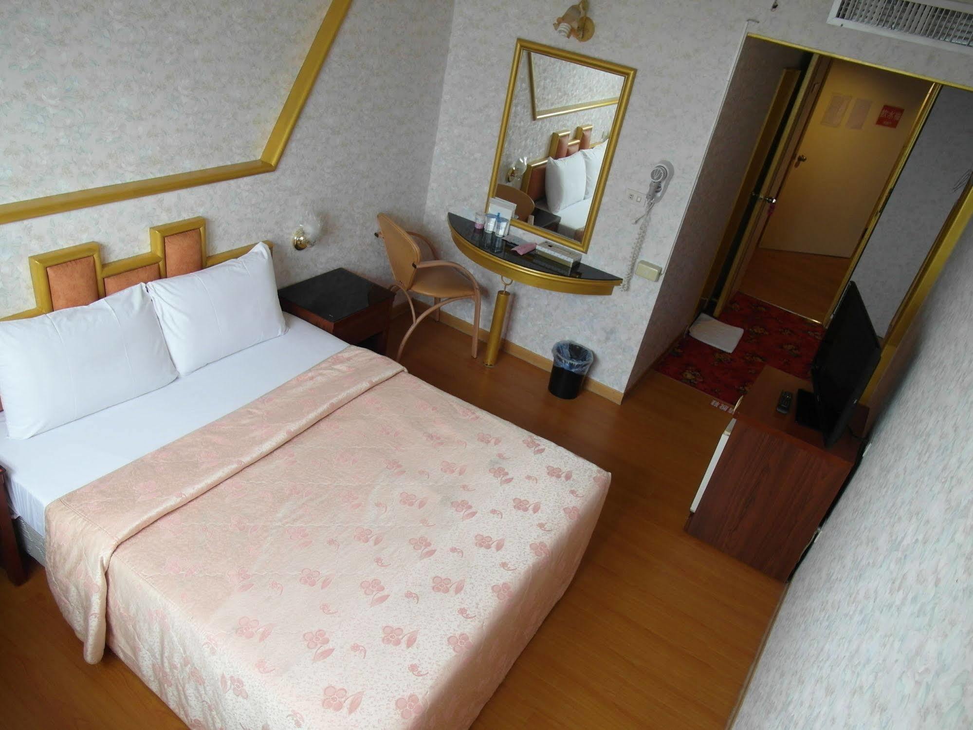 Lan Yin Tie Dao Hotel Tainan Esterno foto